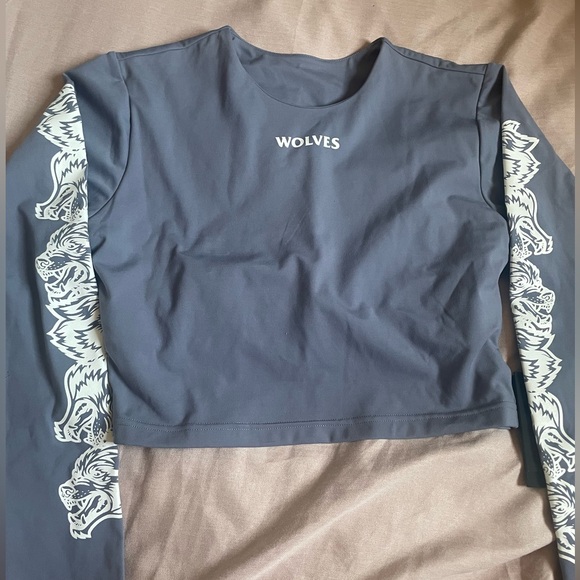 DARC SPORT WOLF CROP TOP - Picture 2 of 3